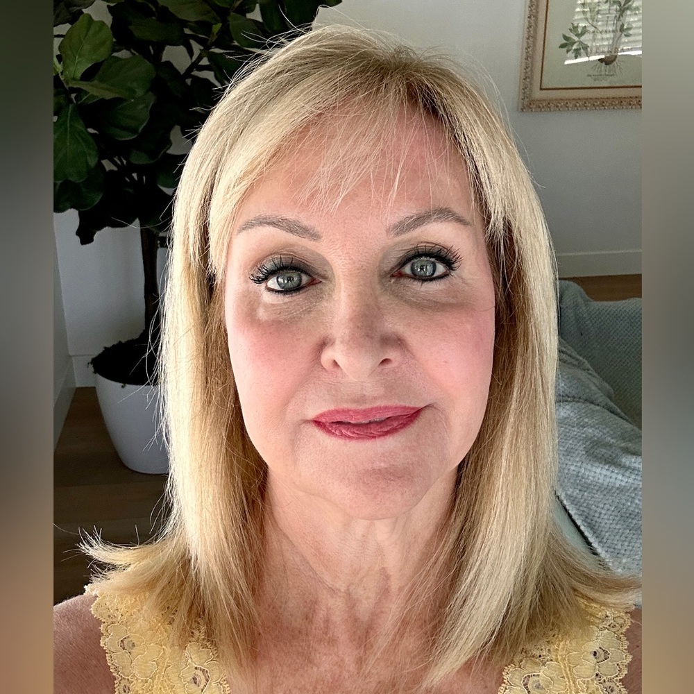 Meet your Posher, Leslie